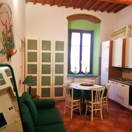 La Casa Di Giosue Apartment ลีวอร์โน ภายนอก รูปภาพ